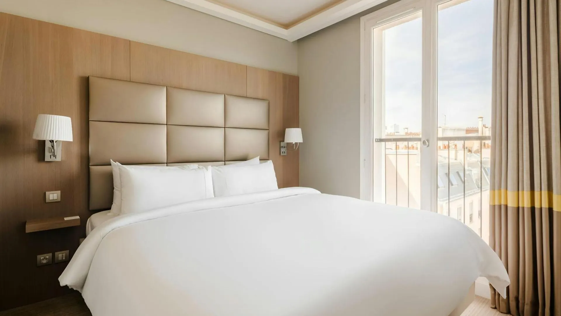 Otel Sonder L'edmond Parc Monceau 4*