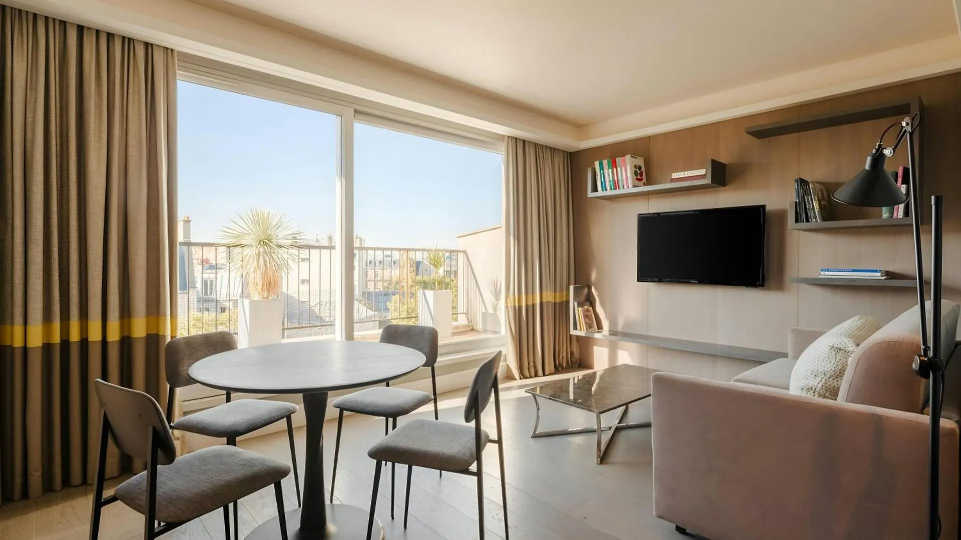 Otel Sonder L'edmond Parc Monceau 4*